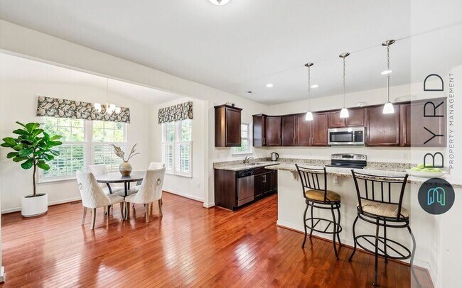 Building Photo - 7413 Nicklaus Cir