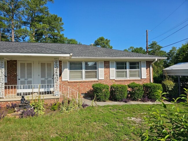 Building Photo - 1507 Brennen Rd