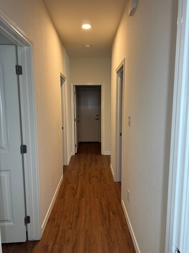 Building Photo - 3984 Ridge Trail