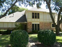 Building Photo - 2711 River Birch Dr