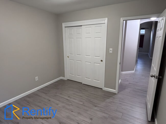 Building Photo - 3908 White Sands Dr