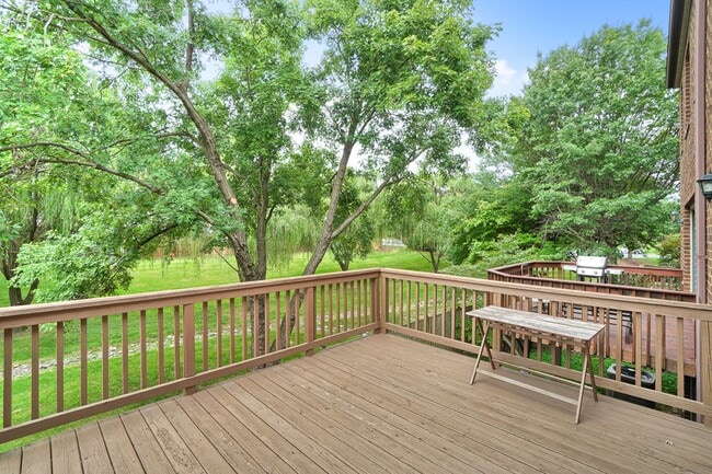 Building Photo - 7121 Bradshaw Ct E