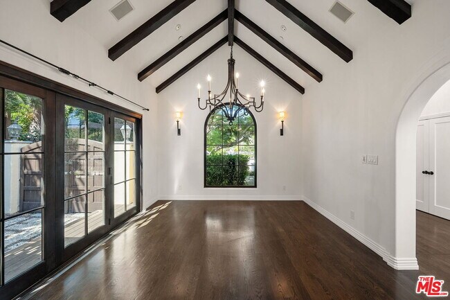 Building Photo - 516 Lincoln Blvd