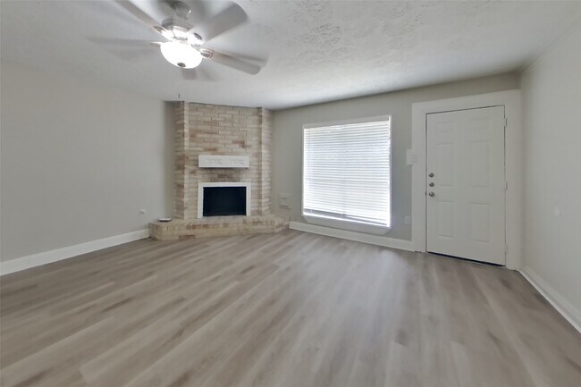 Building Photo - 24019 Lone Elm Dr