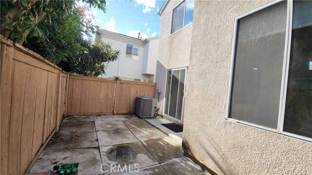 Building Photo - 14880 Honey Ct