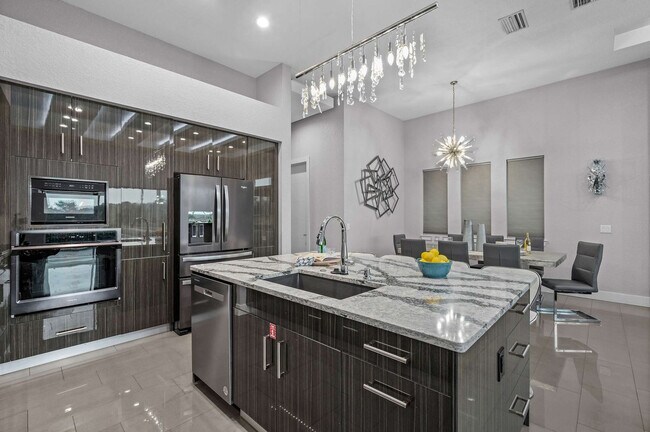 Building Photo - 748 Desert Mountain Ct