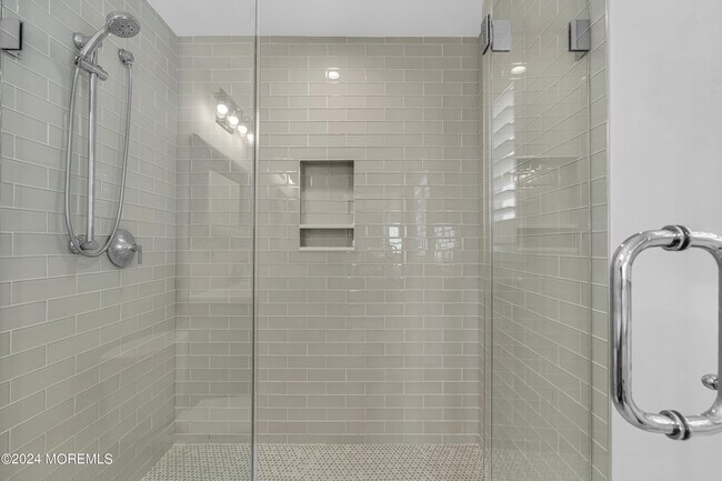 Building Photo - 3574 Ocean Terrace