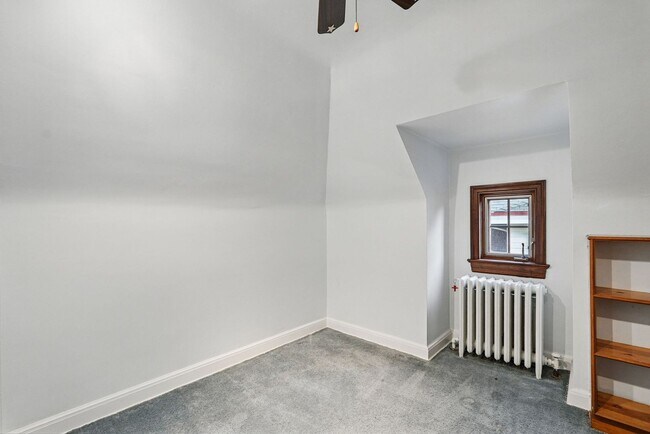 Building Photo - Charming Home - Mt. Lebanon