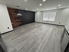 Building Photo - 8495 Woodbury Pike