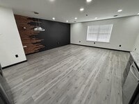Building Photo - 8495 Woodbury Pike