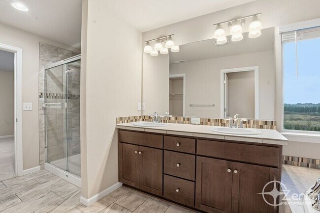 Building Photo - 9019 N Dogwood St