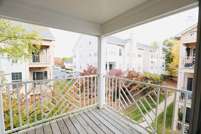 Building Photo - Welcome Home!