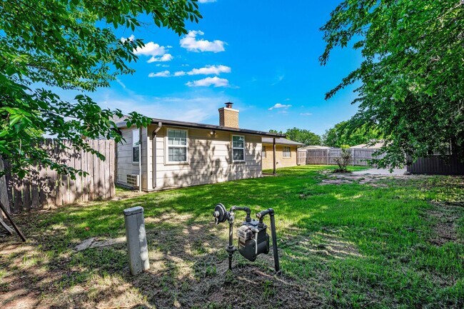 Building Photo - Remodeled