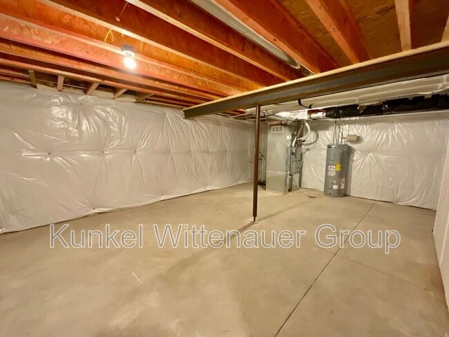 Building Photo - 824 Bassett St