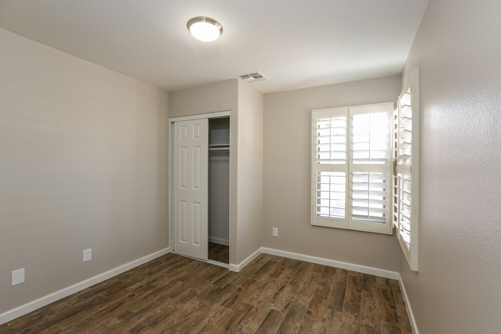 Building Photo - 10898 W Alvarado Rd