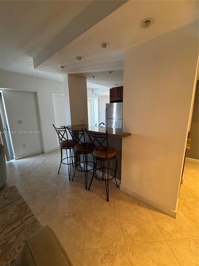 Building Photo - 77 Crandon Blvd