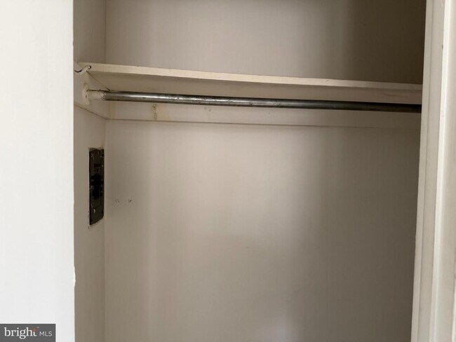 Building Photo - 5711 Erdrick St