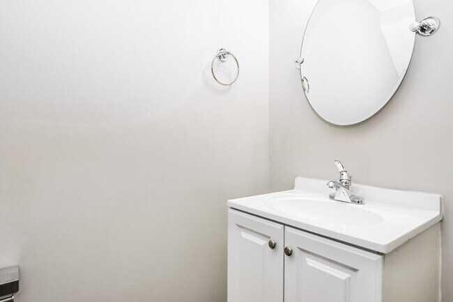 Building Photo - 4862 Beryl Dr