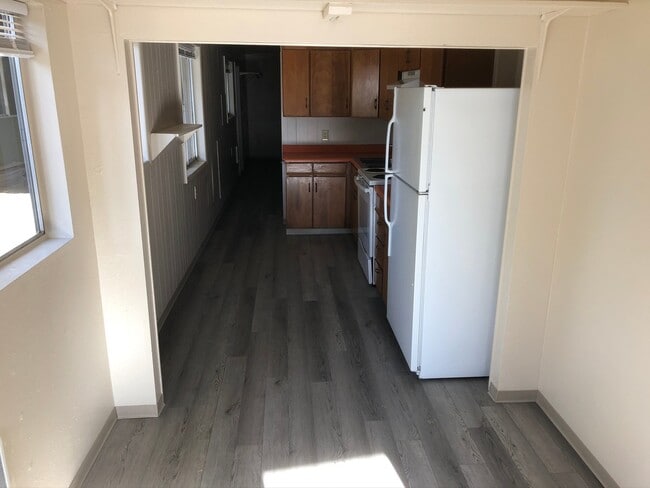 Building Photo - Newly Renovated Trailer at The Oak Creek Complex in McMinnville