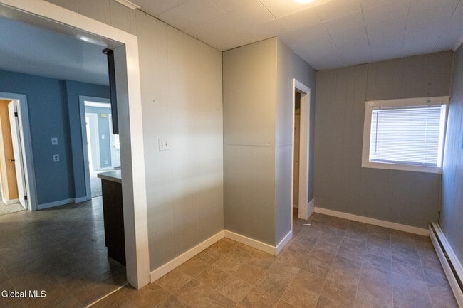 Building Photo - 104 Lawrence St