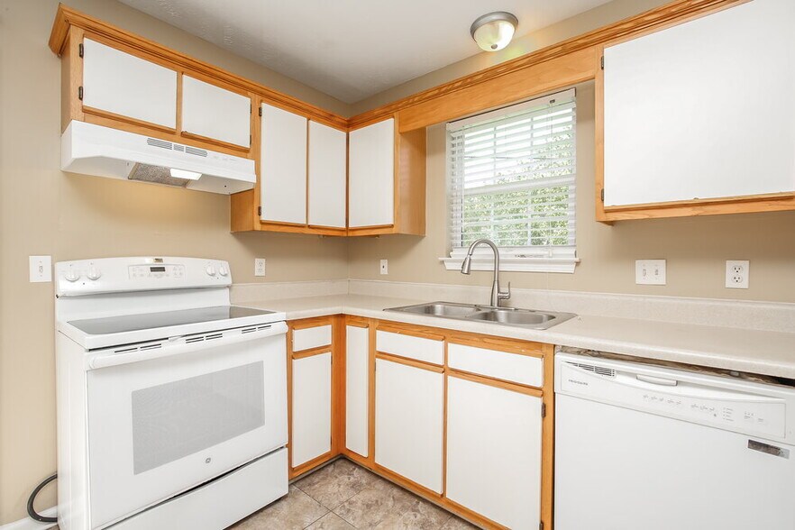 Building Photo - 4080 Nir Shreibman Blvd