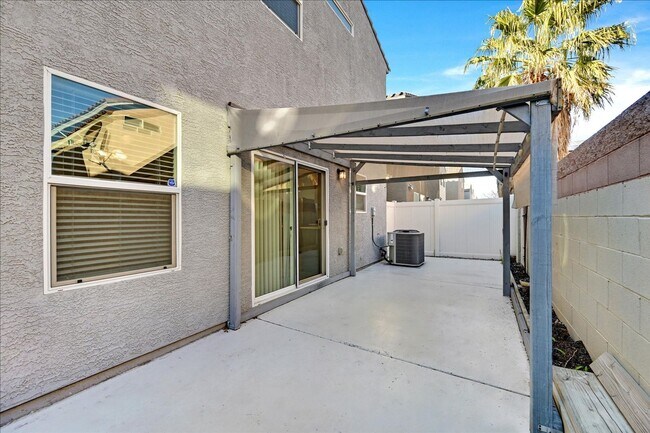 Building Photo - 3 Bedroom Home with Gorgeous Kitchen.