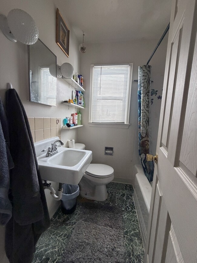 Building Photo - 1311 E Flint St