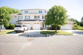 Building Photo - 6 Regency Ct