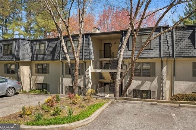 Building Photo - 112 Rosaire Pl NW