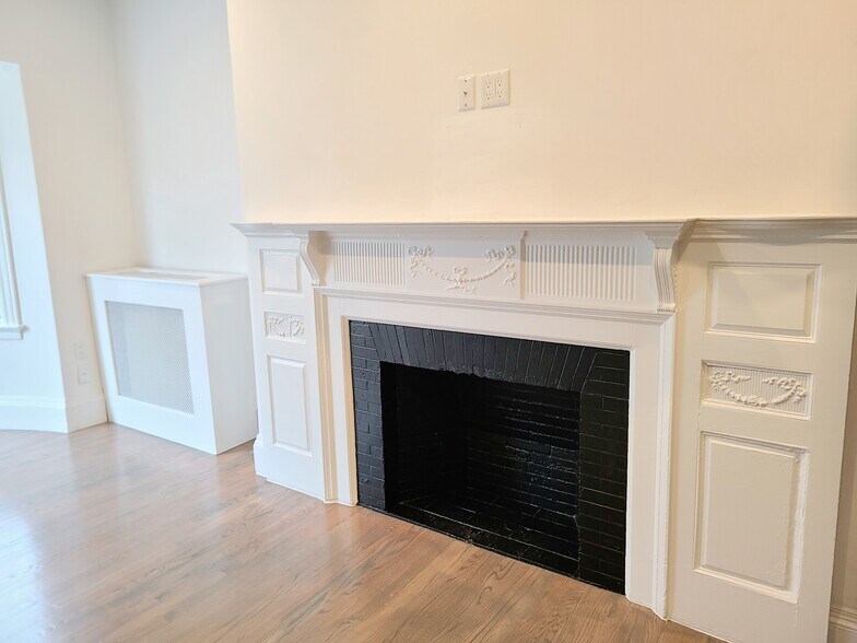 Building Photo - 501 Beacon St