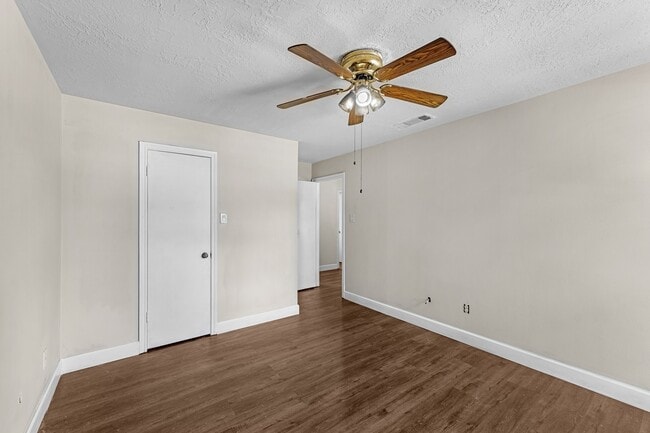 Building Photo - 11319 Briar Forest Dr