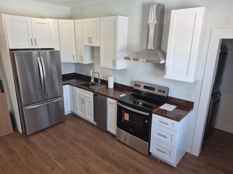 Kitchen - 13 Birch Meadow Rd