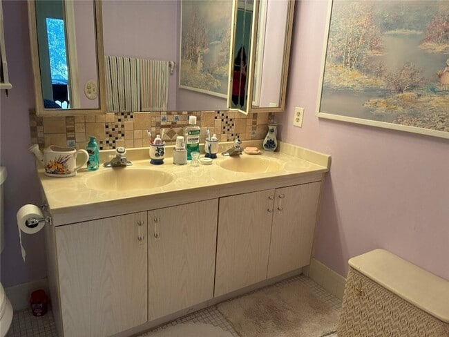 Building Photo - 2304 Lucaya Ln