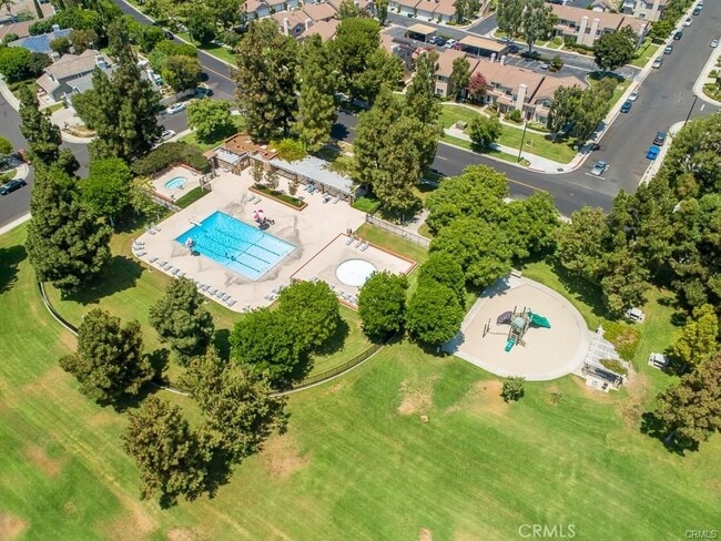 Building Photo - 543 Springbrook N