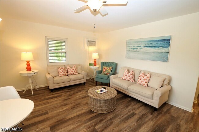 Building Photo - 130 N Collier Blvd