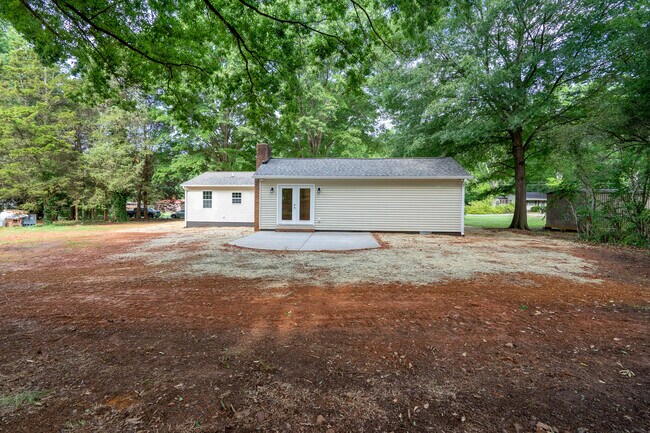 Building Photo - 185 Garden Ln