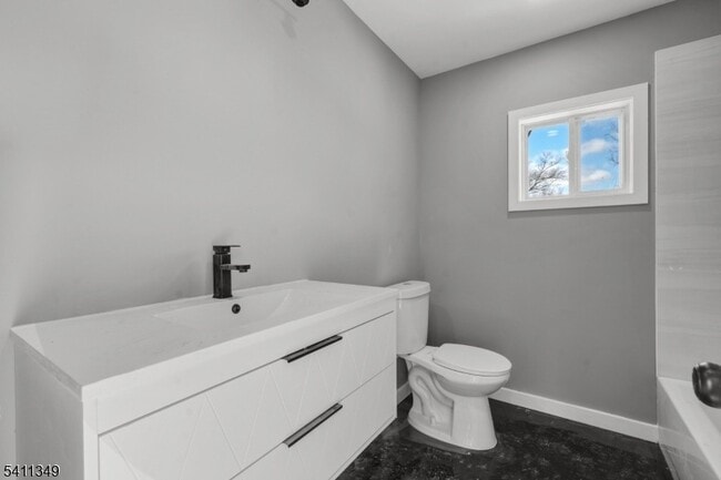 Building Photo - 2106 Whittier St