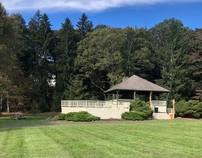 Building Photo - 808 Brushy Mountain Rd