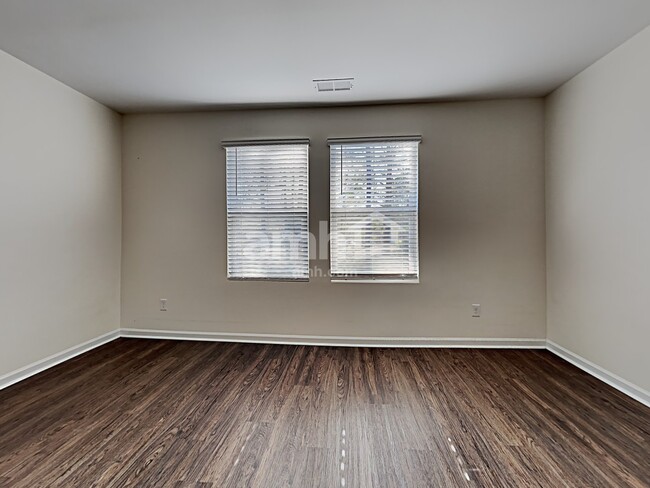 Building Photo - 190 Orion Way