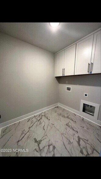 Building Photo - 623 Muscadine Ln