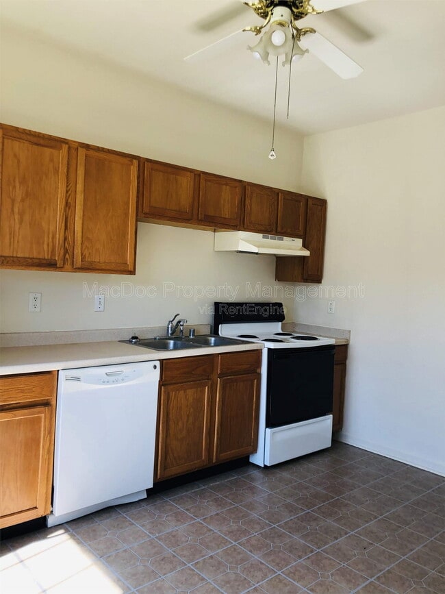 Building Photo - 11009 Bevin Dr