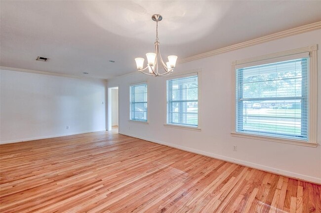 Building Photo - 4710 Willowbend Blvd