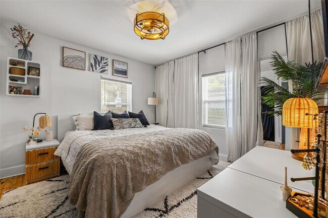 Building Photo - 2116 W St Louis St