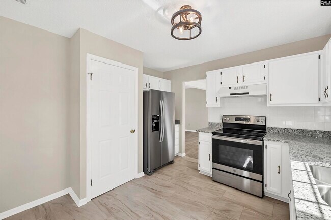 Building Photo - 605 N Donar Dr