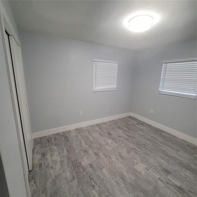 Building Photo - 409 S Lakeland Ave