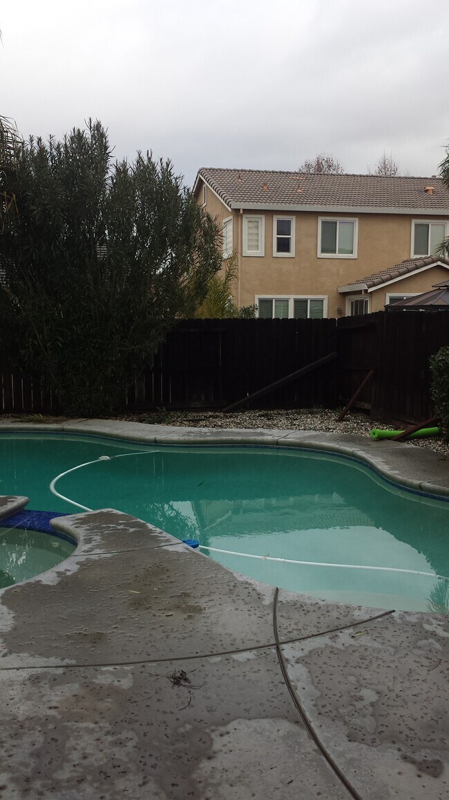 Building Photo - 1217 Fawn Lily Dr