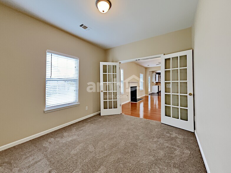 Building Photo - 235 Hudson Rdg