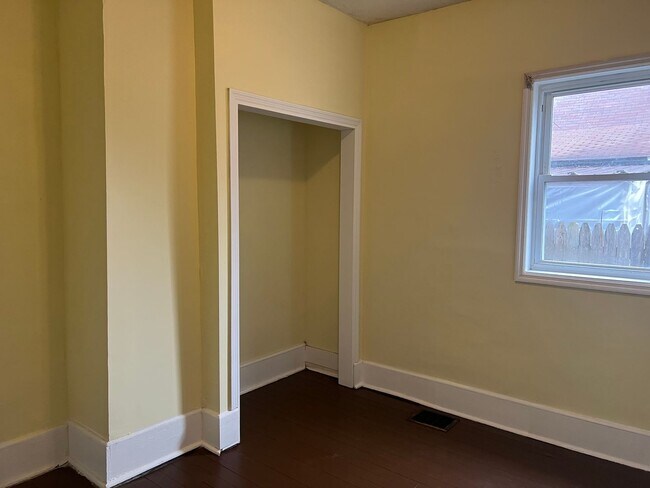 Building Photo - 1630 1st Ave