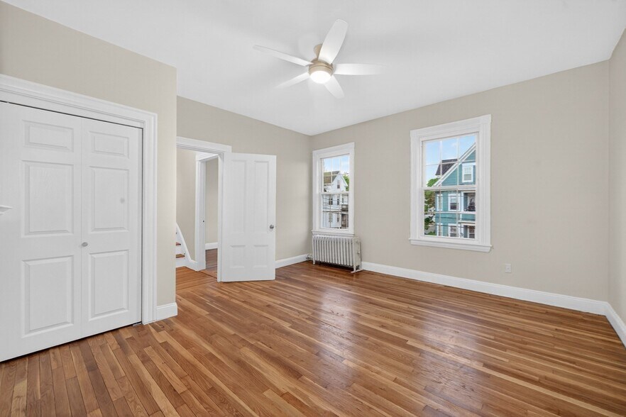Building Photo - 42 Etna St