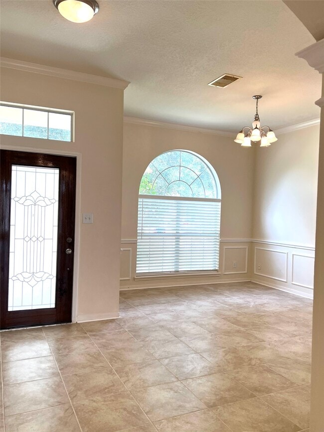 Building Photo - 442 Pinewood Ridge Dr
